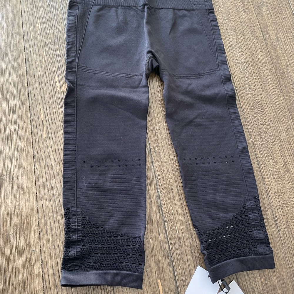 Gymshark Energy Seamless Cropped Leggings - Black, Medium